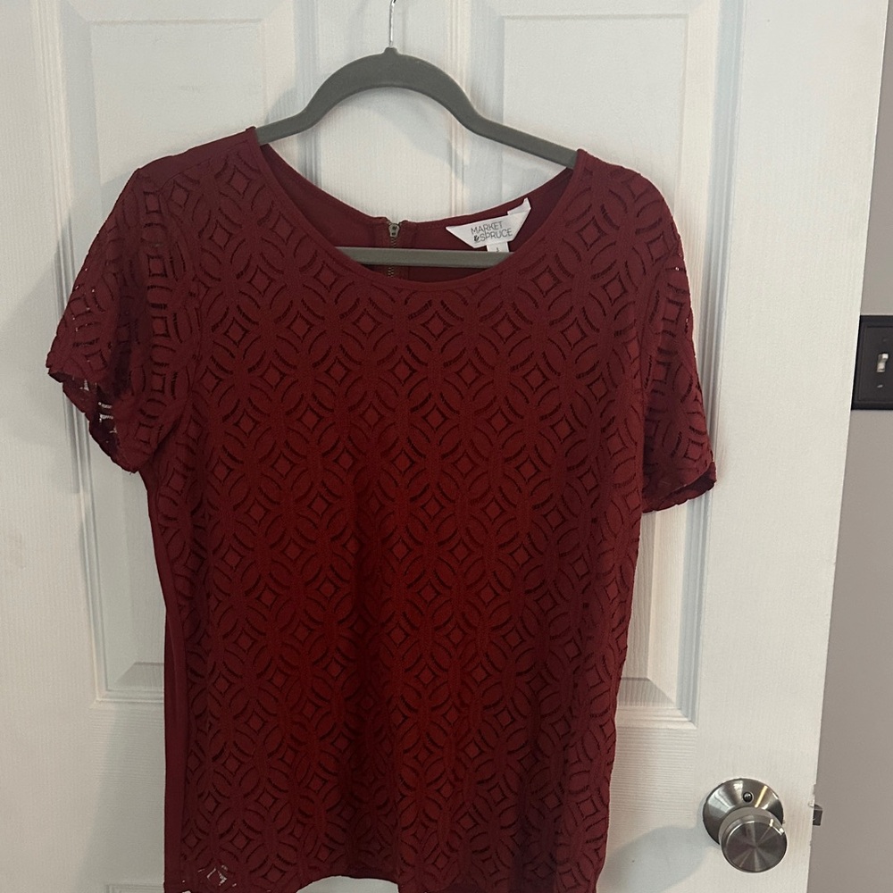Market & Spruce Burgundy lace short sleeve top size Large